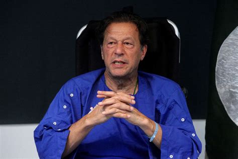 Au Pakistan Lancien Premier Ministre Imran Khan Menace De