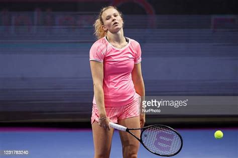 Siniakova wins 1st grass-court title in Bad Homburg, Photos - SportsHistori