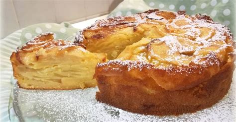 Gâteau invisible aux pommes sans gluten très parfumé et délicieux