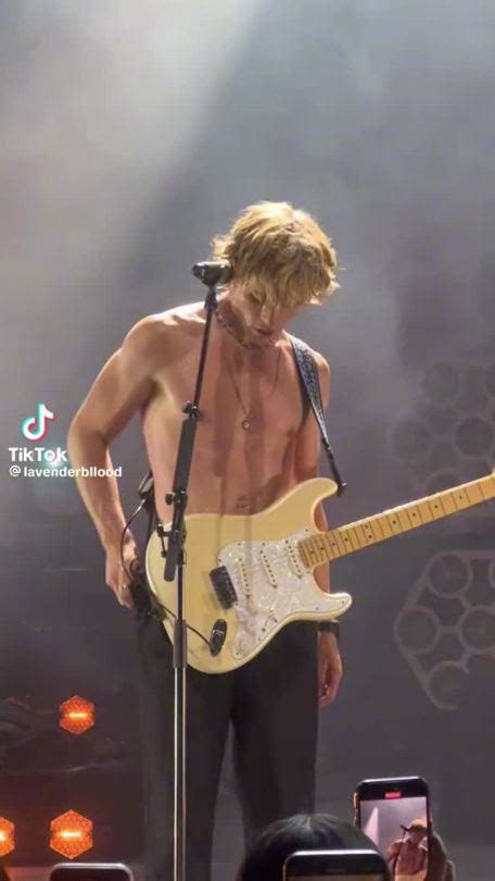 Ross Lynch Tumbex