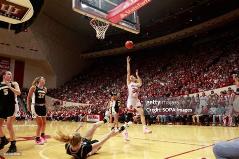 Indiana Hoosiers guard Grace Berger plays against Purdue during an ...