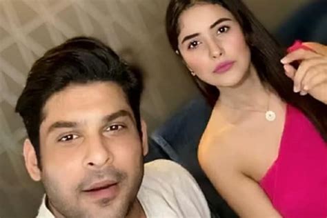 Bigg Boss 13 S Shehnaaz Gill Slaps Sidharth Shukla During Live Session Video Goes Viral News18