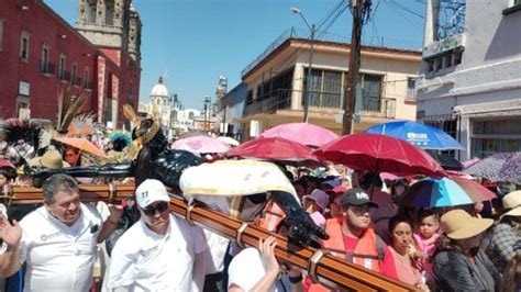 Cristo Negro del Señor del Hospital conmemora sus 464 años recorriendo