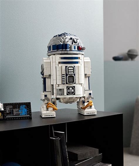 Lego Star Wars R2 D2 Set — Build The Galaxys Most Lovable Drone With 2314 Pieces