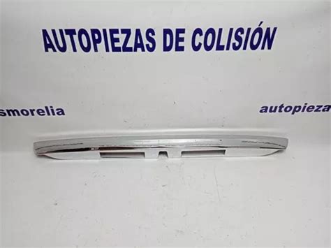 Moldura Cromada Trasera Dodge Attitude 2015 2020 Original Meses Sin