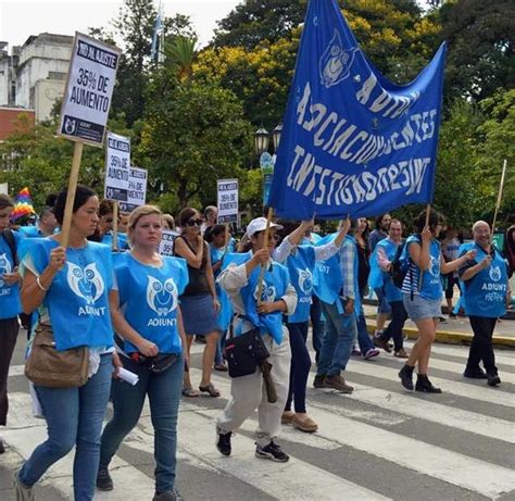 Paro Y Marcha De Docentes De La Unt Contexto Tucuman