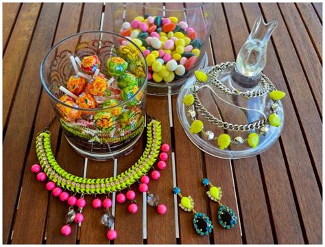 12 Accesorii Neon Minunate Neon Accessories Neon Cake Pops