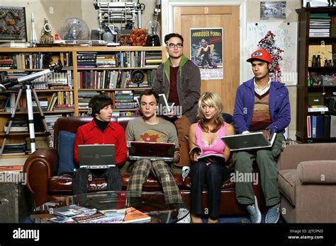 Simon Helberg Jim Parsons Johnny Galecki Kaley Cuoco Kunal Nayyar The Big Bang Theory 2007