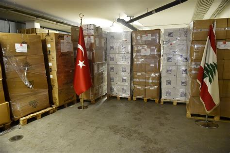 Turkey donates tons of medical equipment, medicine to Lebanon | Daily Sabah