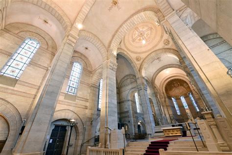 Voûtes et décors restaurés à léglise Notre Dame Ville de Paris