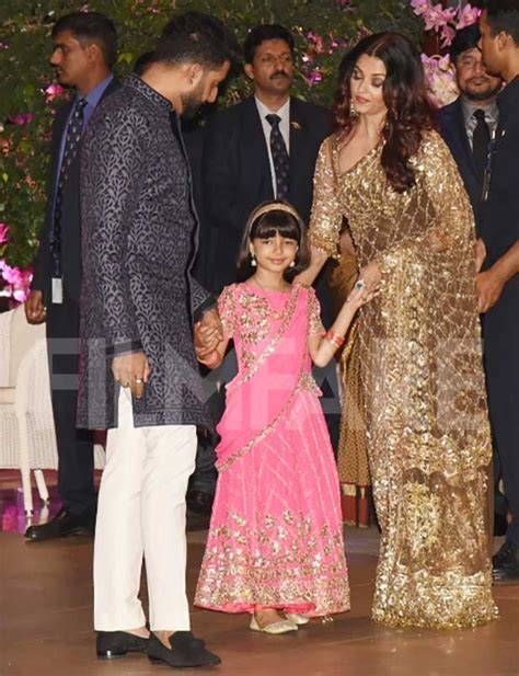 Cute Abhishek And Aishwarya Rai Bachchan With Aaradhya At The Ambani