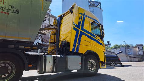 Naklejka Sweden Flag Performance Volvo Fh4 Exclusive Edition Krzyż Duży