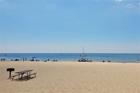 Muskegon State Park beach on Lake Michigan: Channel Beach near sand ...