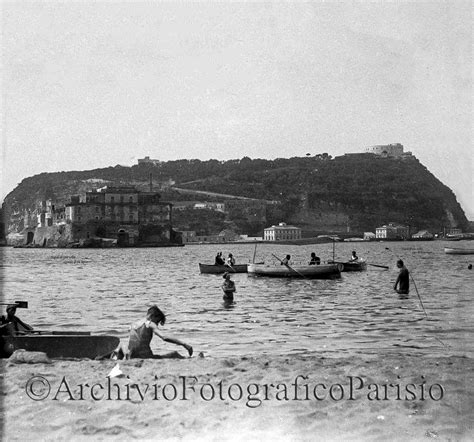 Napoli Archivio Fotografico Parisio Nisida Con L Isolotto Del