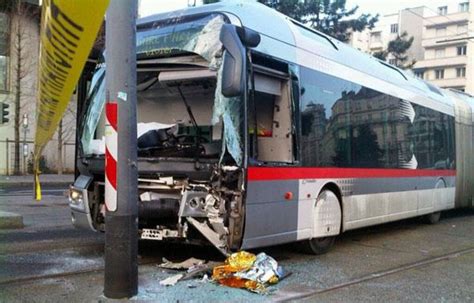 Lyon trois blessés légers dans un accident de bus