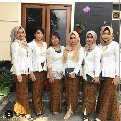 Model Baju Brokat Rok Batik Inspirasi Terkini