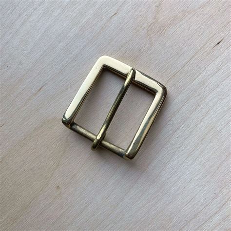 beginners guide  belt buckle types