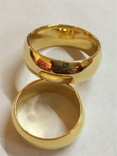 Anillos De Boda Par En Oro Laminado De Kilates C Grabado Meses Sin