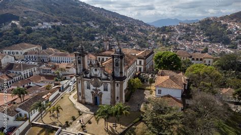 Vis O Panoramica De Igreja Em Cidade Hist Rica De Ouro Preto Minas