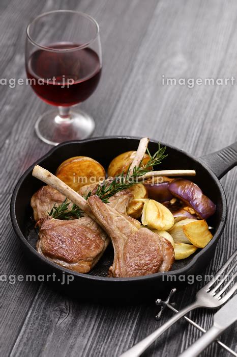 骨付きラム肉のグリルの写真素材 262989520 イメージマート