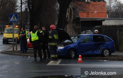 Wypadki I Kolizje Trudne Warunki Na Drogach Jelonka