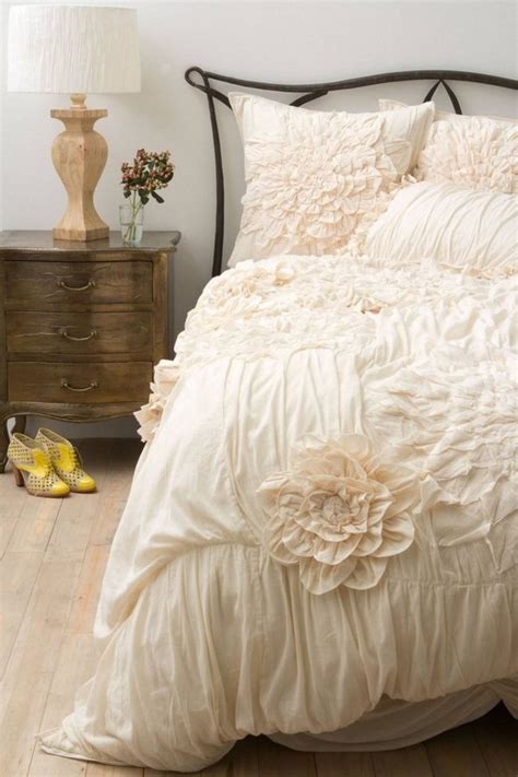 Shabby Chic Bedding Sets A Romantic Atmosphere In A Stylish Bedroom