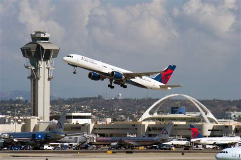 Tsa Agent Convicted For Tricking Woman Into Showing Breasts At Los