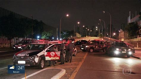 V Deo Troca De Tiros Entre Suspeitos E Policiais Deixa Mortos Na