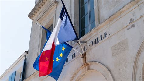 Éléonore Laloux élue d Arras et porteuse de trisomie 21 Je célèbre