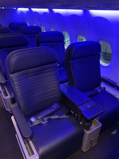 Incredible: Inside A Brand New United Airlines Boeing 737 MAX 8 ...