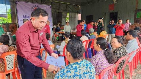 ពលរដ្ឋរងគ្រោះដោយខ្យល់កន្ត្រាក់១៦គ្រួសារ នៅស្រុកកំពង់សៀម