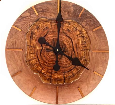 Orologio Da Parete In Legno Di Ulivo E Resina Epossidica