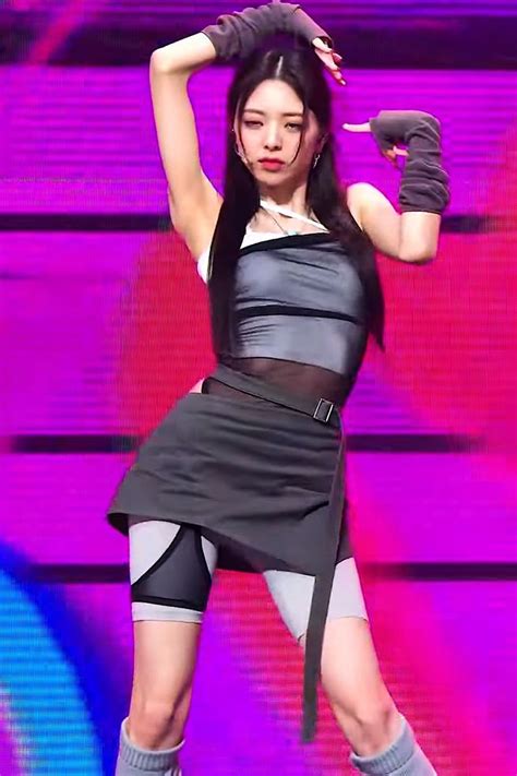 Yuna Itzy In Outfits Female Itzy