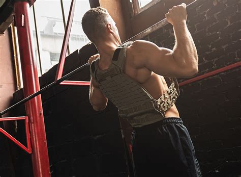 I Wore a Weighted Vest for Every Workout for 2 Weeks and Got Stronger Fast