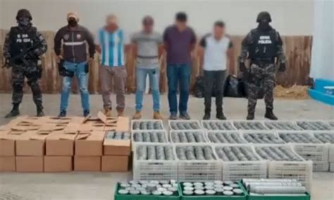 Incautan Un Cargamento De Coca Na Envasado En Latas De At N