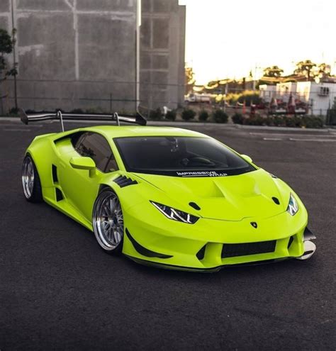 Neon Lamborghini Huracan | Wall Control