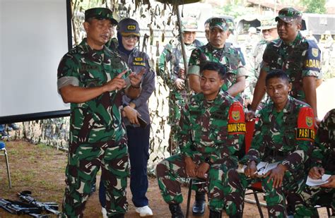 Kasrem 043 Gatam Buka Latihan Pratugas Yonif 143 TWEJ Pamtas RI PNG