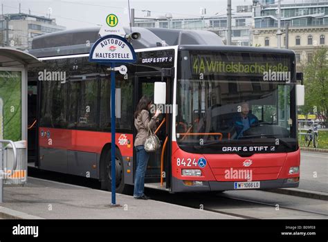 Vienna, Austria. Bus at bus stop Stock Photo - Alamy