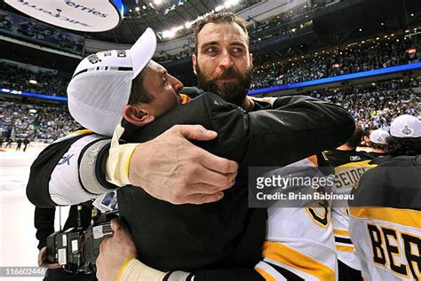 4456 Stanley Cup Champions Boston Bruins Stock Photos High Res