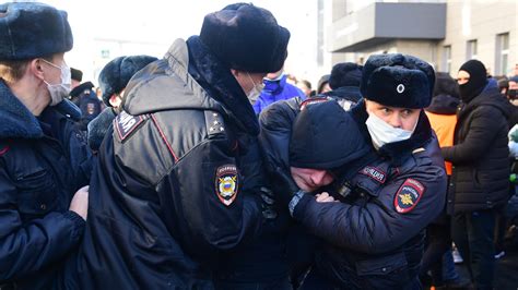 Russie Plus De Mille Personnes Arrêtées Lors Des Manifestations Pour