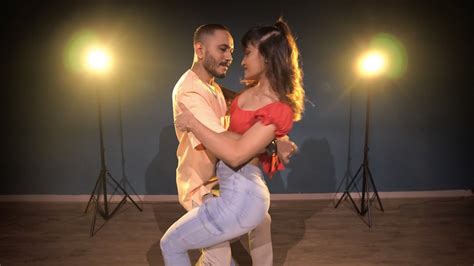 Cornel And Rithika Bachata Sensual Solo Mia Grupo Extra Ataca La