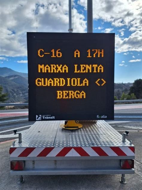 Marxa lenta de tractors entre Berga i Guardiola de Berguedà a la C 16