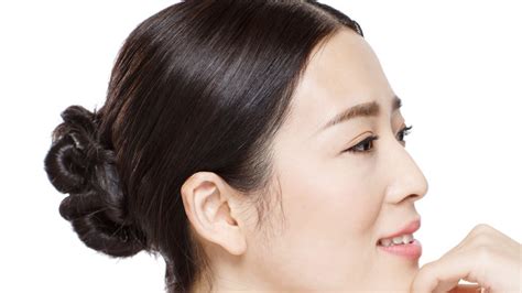 How To Achieve The Trendy Slicked Back Bun