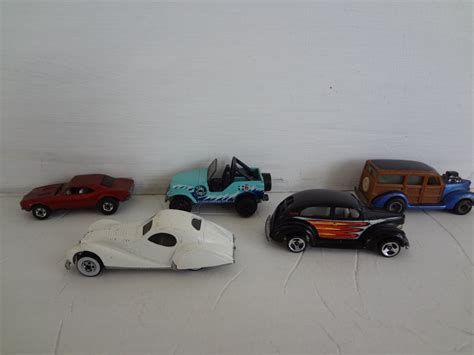 Vintage and Collectible Hot Wheels Cars Group by MadeandGathered