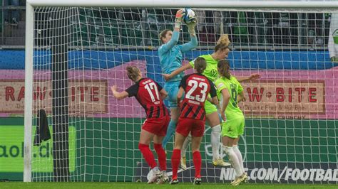 Eintracht Frankfurt Frauen Verlieren Topspiel In Wolfsburg Mit Kuriosem