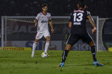 Rodrigo Caio Testa Negativo Para Covid E Desfalca O Flamengo Por