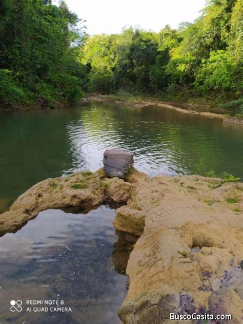 FINCA DE 500 TAREAS CON RÍO DE VENTA EN MONTE PLATA en República Dominicana