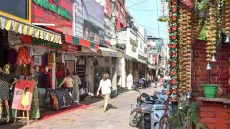 Marathi Signboard Protest in Mumbai: MNS Supporters To Gather Outside ...