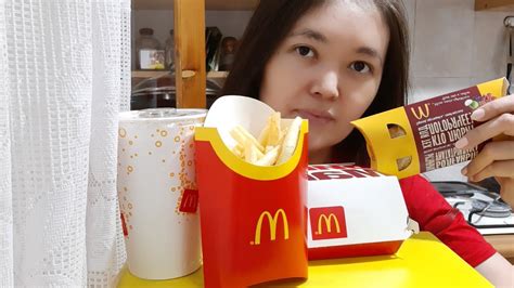 Mukbang Mcdonalds 🍔🍟🍓впервые пробую десерт от Mcdonalds Asmr