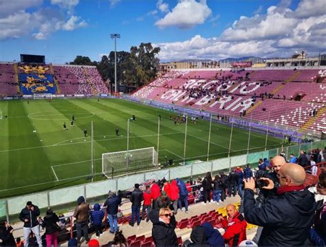 Reggina Brunetti Scioglie Le Riserve La Fenice Amaranto Guider Il